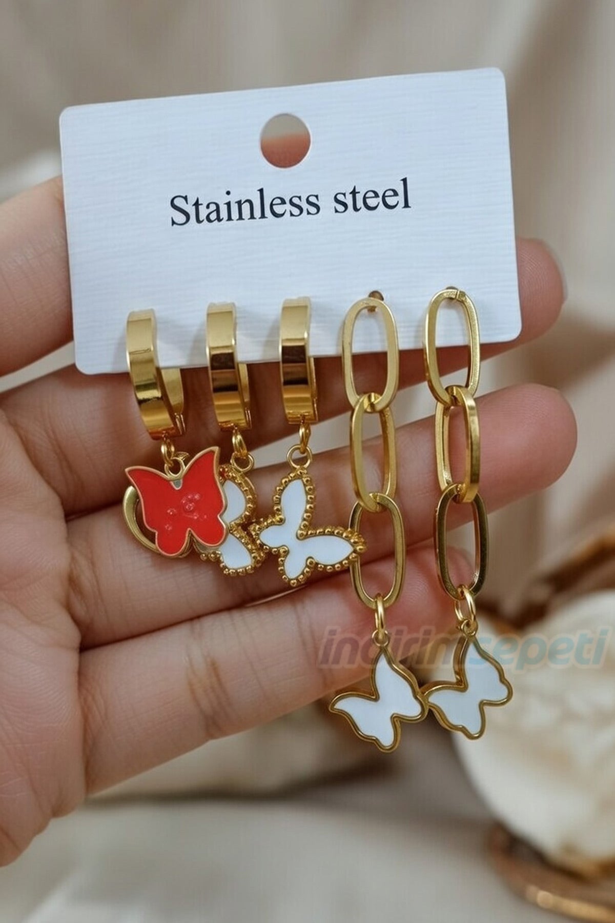 Kelebek Figürlü Taşlı 6’lı Çelik Küpe Seti – Gold Paslanmaz Çelik Bayan Küpeleri