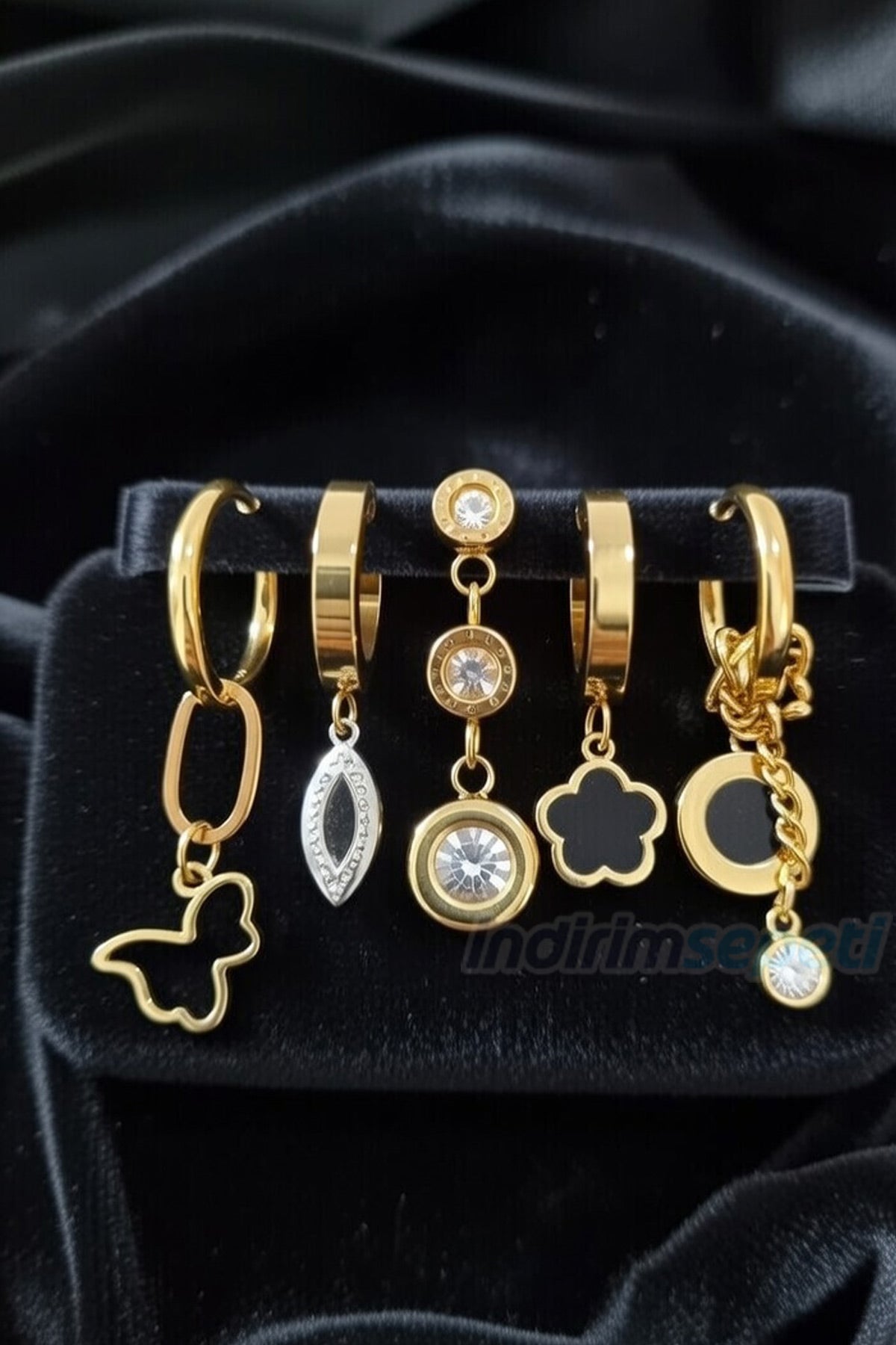 Çelik Küpe Seti 6’lı – Gold Renk Paslanmaz Çelik Halka, Zincir, Kalp, Yonca ve Taş Detaylı Küpe