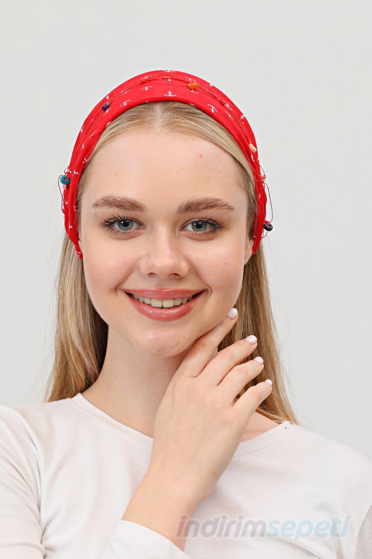 Kırmızı Çapa Desenli Lastikli Bandana | Pamuklu Kumaş Elle Dikilmiş Boncuk Detaylı Saç Bandı