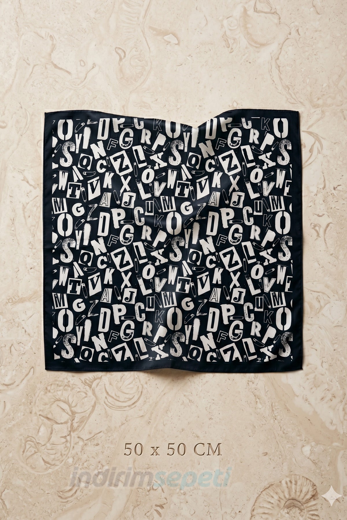 Modern Alfabe Harf Desenli Saten Bandana Fular Kare Atkı - 50x50 cm Premium Seri Aksesuar