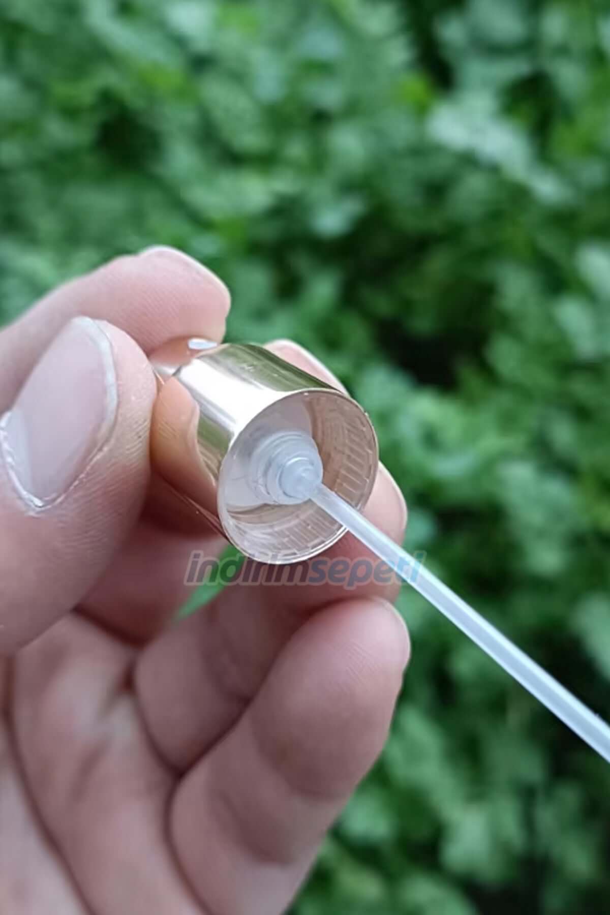 50ml küçük kapasiteli parfüm şişesi Pompası Parlak gold cam silindirik parfüm şişesi Kapak - indirimsepeti