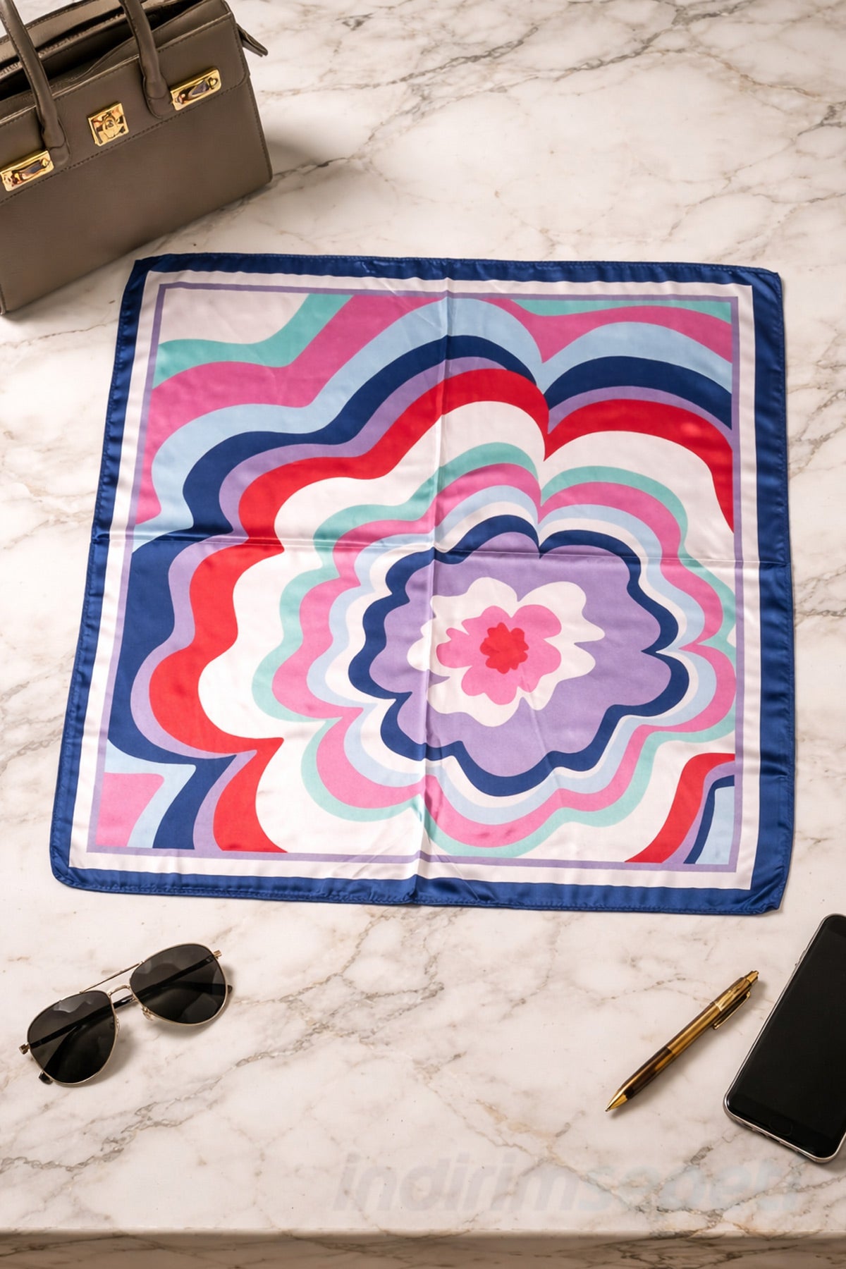 Retro Çiçek Dalga Desenli Saten Bandana – Şık & Modern Kare Fular (50x50 cm) Boyun Atkısı - Modern Çiçekli Çanta Aksesuarı - indirimsepeti