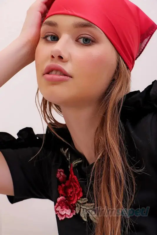 Kırmızı Fular Bandana Saten Kumaş Anma Etkinlik Kutlama 23 Nisan, 29 Ekim, 19 Mayıs - Indirimsepeti